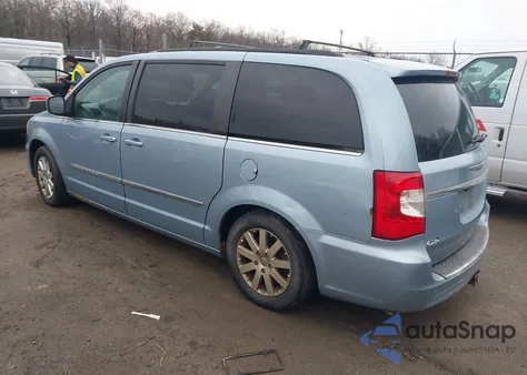 2013 Chrysler Town & Country Touring z USA, uszkodzony, nr VIN 2C4RC1BG5DR808774